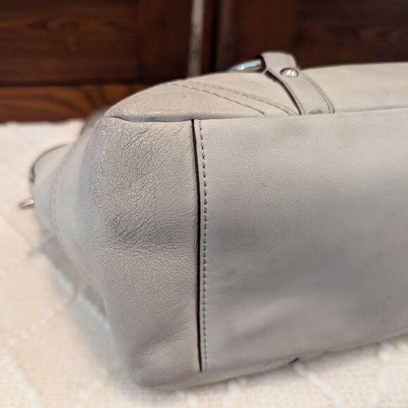 Coach F12343 Beige Gold Leather Shoulder Bag - Picture 9 of 11